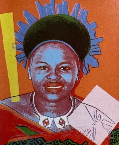 統治する女王 ヌトムビ・トワラ女王