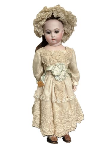 ブリュのブリュ・ジュン（ビスクドール）の作品写真