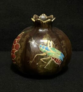 ザクロと虫文花入