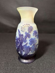 ガレの花文花瓶の作品写真