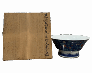 十三代今泉今右衛門の色鍋島草花更砂文菓子器の作品写真