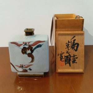 草花扁壺