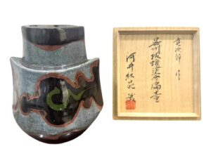 呉州抜蝋塗分扁壷