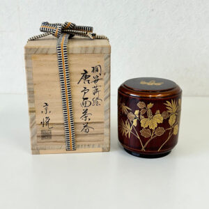 中村宗悦の桐笹蒔絵唐戸面茶器の作品写真