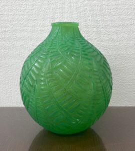ラリックのGUI 花瓶　グリーンガラスの作品写真