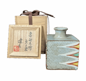 象嵌赤絵方士壷