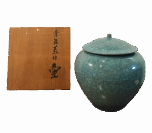 青磁蓋付壺