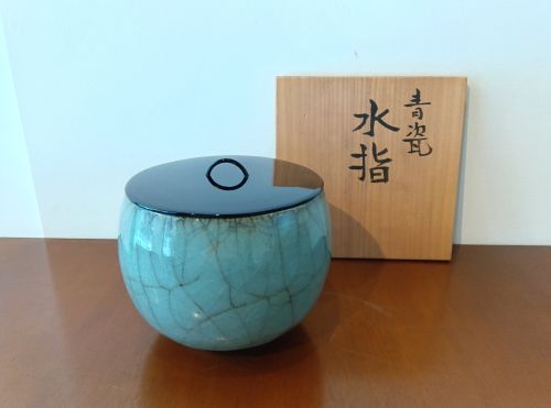 青瓷水指